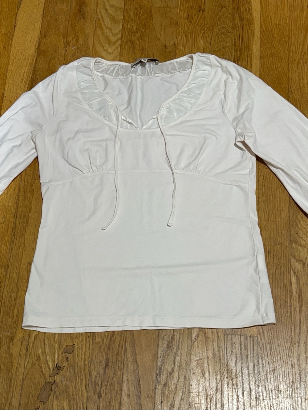 Jones New York Women's White Scoop Neck Ruffle Peasant Top Sporty